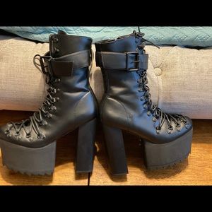 Platforms current mood brand